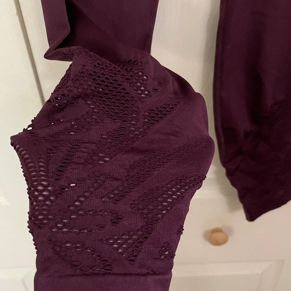 Aerie Chill Play Move Womens Maroon High Rise Seamless Perforated Legging Medium - Picture 5 of 9